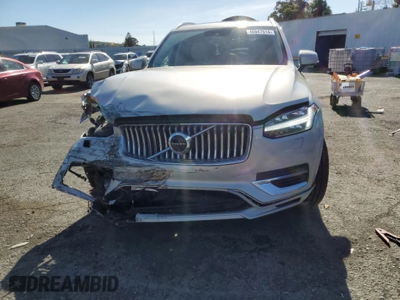 2021 Volvo XC90 Inscription Expression with VIN YV4BR00L9M1676419, listed as a Copart auction lot 46947514 with 56,090 mi miles. Bid and sale history available at carsss.com. Image 5.
