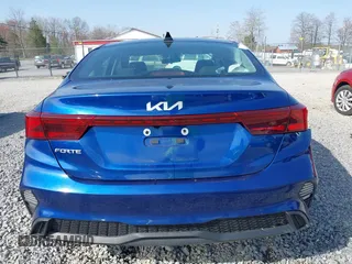 2022 Kia Forte LXS z VIN 3KPF24AD1NE500860, wystawiony jako IAAI lot #42052343 z przebiegiem 57 302 mil mil oraz . Historia ofert i sprzedaży dostępna na DreamBid. Obrazek 17.