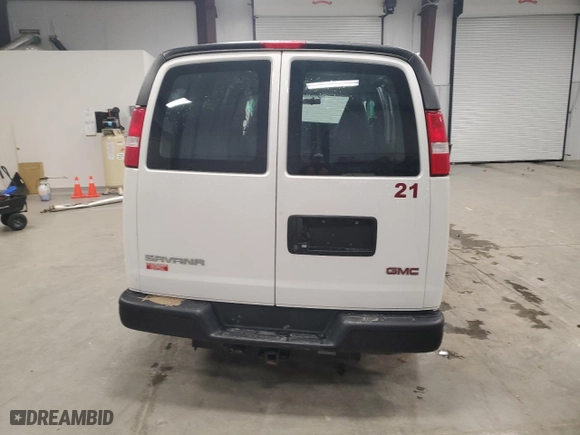2022 GMC Savana Cargo Van with VIN 1GTW7AFP3N1290963, listed as a Copart auction lot 45167374 with 43,924 mi miles and Salvage Title. Bid and sale history available at carsss.com. Image 6.