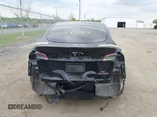 2023 Tesla Model Y Performance z VIN 7SAYGDEF7PF663387, wystawiony jako IAAI lot #42129258 z przebiegiem 42 691 mil mil oraz . Historia ofert i sprzedaży dostępna na DreamBid. Obrazek 17.