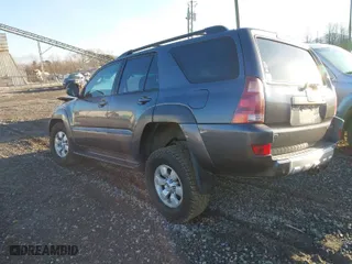 2004 Toyota 4Runner SR5 with VIN JTEBU14R548012191, listed as a IAAI auction lot 41480243 with 233,263 mi miles. Bid and sale history available at carsss.com. Image 3.