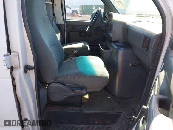 1996 Ford Econoline Cargo with VIN 1FTHE24H2THB18234, listed as a IAAI auction lot 42161322 with 264,835 mi miles and . Bid and sale history available at DreamBid. Image 5.