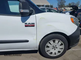 2015 Ram ProMaster City Cargo Tradesman z VIN ZFBERFAT2F6A01878, wystawiony jako IAAI lot #42677103 z przebiegiem 86 137 mil mil oraz . Historia ofert i sprzedaży dostępna na DreamBid. Obrazek 6.