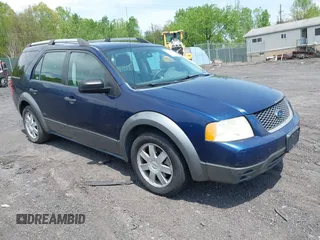 2005 Ford Freestyle SE z VIN 1FMDK01115GA64903, wystawiony jako IAAI lot #42232736 z przebiegiem 112 472 mil mil oraz . Historia ofert i sprzedaży dostępna na DreamBid. Obrazek 1.