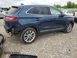 2017 Lincoln MKC Select z VIN 5LMTJ2DH6HUL62028, wystawiony jako Copart lot #58690835 z przebiegiem 104 370 mil mil oraz Czysty tytuł • Clean title. Historia ofert i sprzedaży dostępna na DreamBid. Obrazek 3.