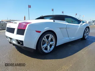 2008 Lamborghini Gallardo z VIN ZHWGU22T18LA07324, wystawiony jako IAAI lot #41835407 z przebiegiem 26 552 mil mil oraz . Historia ofert i sprzedaży dostępna na DreamBid. Obrazek 4.