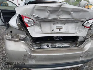 2016 Nissan Altima SL with VIN 1N4AL3AP2GC136668, listed as a IAAI auction lot 42074643 with 117,198 mi miles and . Bid and sale history available at carsss.com. Image 6.