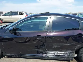 2018 Honda Civic EX-T z VIN 19XFC1F35JE200003, wystawiony jako IAAI lot #42393392 z przebiegiem 90 337 mil mil oraz . Historia ofert i sprzedaży dostępna na DreamBid. Obrazek 14.