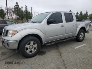 2007 Nissan Frontier SE z VIN 1N6AD07U07C412149, wystawiony jako Copart lot #50151935 z przebiegiem 111 461 mil mil oraz Szkoda całkowita • Salvage title. Historia ofert i sprzedaży dostępna na DreamBid. Obrazek 1.