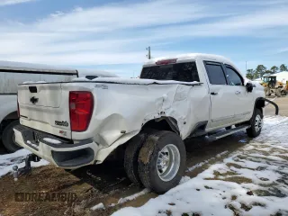 2024 Chevrolet Silverado 3500HD High Country with VIN 1GC4YVEY7RF383855, listed as a Copart auction lot 87835935 with 17,133 mi miles and Salvage Title. Bid and sale history available at carsss.com. Image 3.
