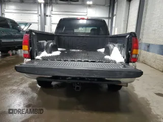 2000 Chevrolet Silverado 1500 LT with VIN 1GCEK19T7YE229468, listed as a Copart auction lot 47787025 with 118,758 mi miles and Salvage Title. Bid and sale history available at DreamBid. Image 6.