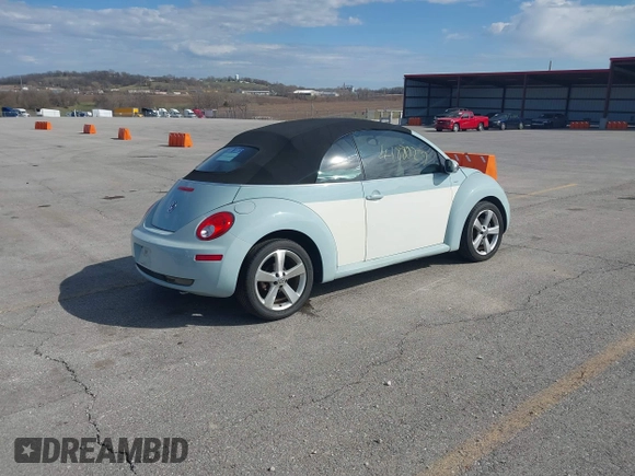 2010 Volkswagen Beetle with VIN 3VWRG3AL6AM010816, listed as a IAAI auction lot 41880231 with 117,264 mi miles and . Bid and sale history available at DreamBid. Image 4.