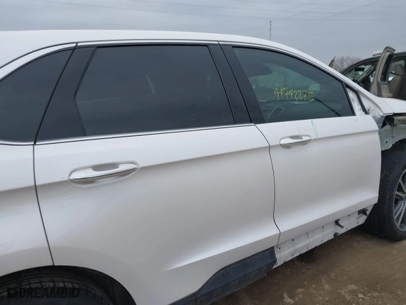 2019 Ford Edge Titanium with VIN 2FMPK3K96KBB68132, listed as a IAAI auction lot 41742275 with 91,339 mi miles. Bid and sale history available at carsss.com. Image 14.