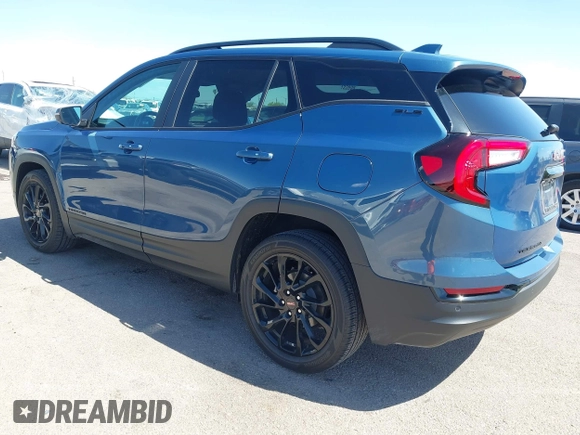 2024 GMC Terrain SLE z VIN 3GKALMEG5RL292662, wystawiony jako IAAI lot #42148356 z przebiegiem 12 939 mil mil oraz . Historia ofert i sprzedaży dostępna na DreamBid. Obrazek 3.