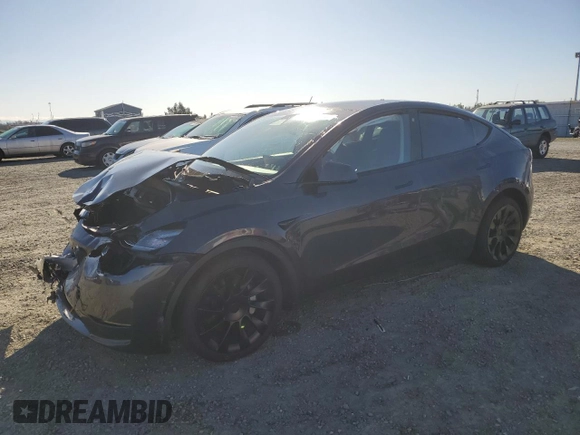2021 Tesla Model Y Long Range with VIN 5YJYGDEE0MF274042, listed as a Copart auction lot 48383055 with 39,264 mi miles and Salvage Title. Bid and sale history available at DreamBid. Image 1.