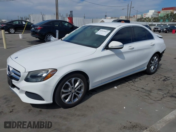 2015 Mercedes-Benz C 300 z VIN 55SWF4JB3FU091838, wystawiony jako IAAI lot #42018413 z przebiegiem 98 338 mil mil oraz . Historia ofert i sprzedaży dostępna na DreamBid. Obrazek 2.