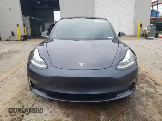 2020 Tesla Model 3 Long Range z VIN 5YJ3E1EB7LF710646, wystawiony jako Copart lot #57403355 z przebiegiem 98 080 mil mil oraz Szkoda całkowita • Salvage title. Historia ofert i sprzedaży dostępna na DreamBid. Obrazek 5.