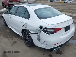 2023 Mercedes-Benz C 300 z VIN W1KAF4GB3PR121215, wystawiony jako IAAI lot #42068171 z przebiegiem 15 082 mil mil oraz . Historia ofert i sprzedaży dostępna na DreamBid. Obrazek 3.
