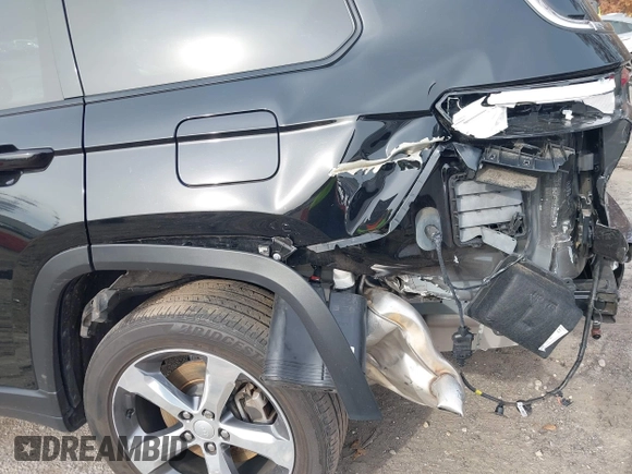 2022 Jeep Grand Cherokee Limited with VIN 1C4RJJBG8N8521335, listed as a IAAI auction lot 41010211 with 45,047 mi miles and . Bid and sale history available at DreamBid. Image 6.