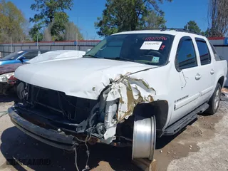 2009 Chevrolet Avalanche LT w/2LT with VIN 3GNEC22029G165263, listed as a IAAI auction lot 41812096 with 206,530 mi miles. Bid and sale history available at carsss.com. Image 6.