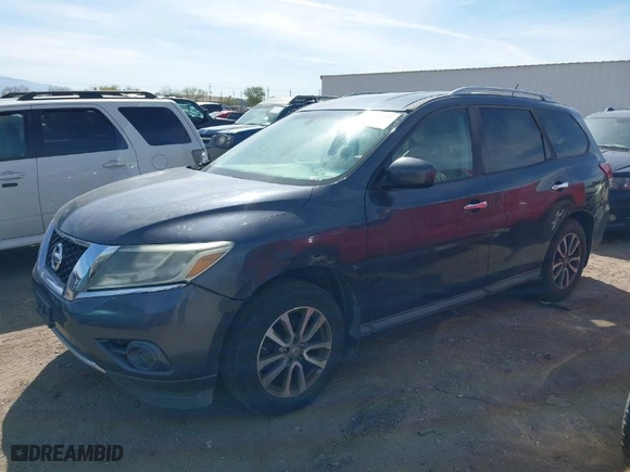 2013 Nissan Pathfinder SL with VIN 5N1AR2MMXDC643894, listed as a IAAI auction lot 41906915 with 138,744 mi miles. Bid and sale history available at carsss.com. Image 2.