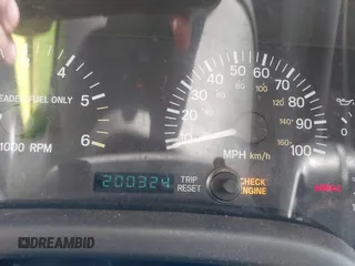 1999 Jeep Cherokee Sport z VIN 1J4FT68S1XL667138, wystawiony jako IAAI lot #42651020 z przebiegiem 200 324 mil mil oraz . Historia ofert i sprzedaży dostępna na DreamBid. Obrazek 7.