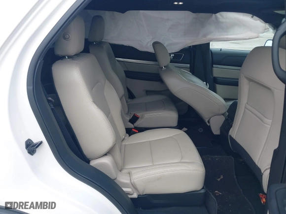 2019 Ford Explorer XLT with VIN 1FM5K7DHXKGB34352, listed as a IAAI auction lot 41412912 with 128,675 mi miles. Bid and sale history available at carsss.com. Image 8.