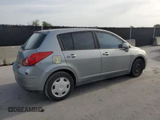 2009 Nissan Versa SL z VIN 3N1BC13E39L482799, wystawiony jako Copart lot #54014035 z przebiegiem 139 248 mil mil oraz Czysty tytuł • Clean title. Historia ofert i sprzedaży dostępna na DreamBid. Obrazek 3.