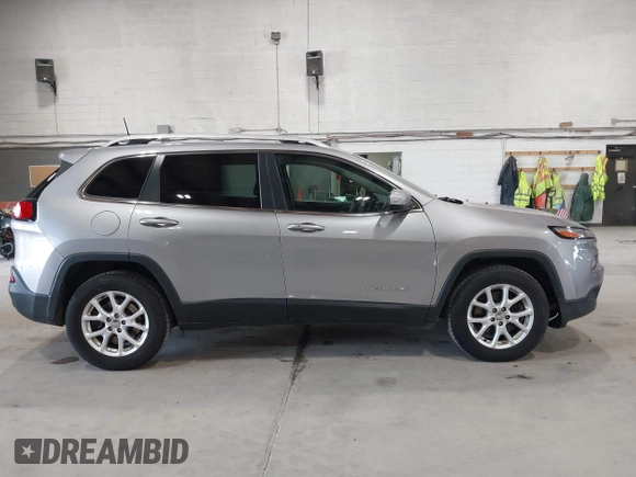 2017 Jeep Cherokee Latitude с VIN 1C4PJMCBXHW612358, выставлен на аукционе IAAI как лот 42611172 с пробегом 77 817 миль миль и . История ставок и продаж доступна на DreamBid. Изображение 13.