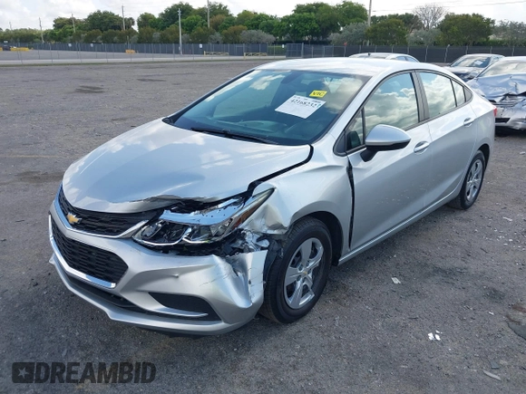 2017 Chevrolet Cruze LS z VIN 1G1BC5SM5H7233199, wystawiony jako IAAI lot #42168232 z przebiegiem 48 052 mil mil oraz . Historia ofert i sprzedaży dostępna na DreamBid. Obrazek 6.