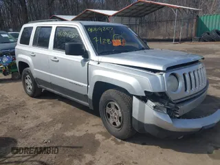 2012 Jeep Patriot Sport with VIN 1C4NJRBB9CD661724, listed as a IAAI auction lot 41704207 with 169,665 mi miles. Bid and sale history available at carsss.com. Image 1.