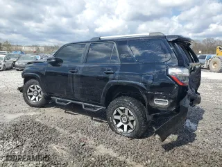 2017 Toyota 4Runner SR5 with VIN JTEBU5JR0H5415367, listed as a Copart auction lot 48484995 with 116,648 mi miles and Salvage Title. Bid and sale history available at carsss.com. Image 2.