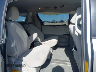 2012 Toyota Sienna LE AAS с VIN 5TDKK3DC5CS207090, выставлен на аукционе IAAI как лот 42100711 с пробегом 139 638 миль миль и . История ставок и продаж доступна на DreamBid. Изображение 8.