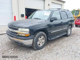 2004 Chevrolet Tahoe LT with VIN 1GNEC13Z04J262265, listed as a IAAI auction lot 42049698 with 376,367 mi miles. Bid and sale history available at carsss.com. Image 2.