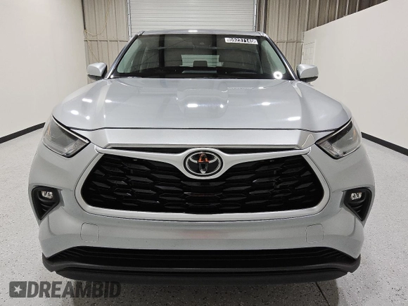 2023 Toyota Highlander L z VIN 5TDKDRAH7PS502727, wystawiony jako Copart lot #59237145 z przebiegiem 41 216 mil mil oraz Czysty tytuł • Clean title. Historia ofert i sprzedaży dostępna na DreamBid. Obrazek 5.