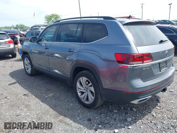 2022 Volkswagen Atlas SE z VIN 1V2JR2CA7NC523045, wystawiony jako IAAI lot #42072173 z przebiegiem 49 943 mil mil oraz . Historia ofert i sprzedaży dostępna na DreamBid. Obrazek 3.