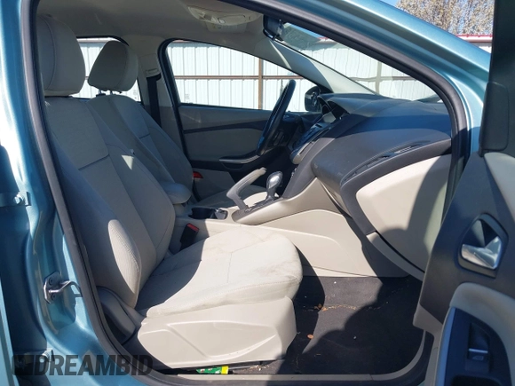 2012 Ford Focus SEL with VIN 1FAHP3H23CL417403, listed as a IAAI auction lot 42043152 with 140,604 mi miles. Bid and sale history available at carsss.com. Image 5.
