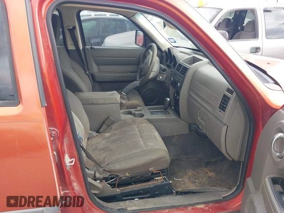 2007 Dodge Nitro SXT with VIN 1D8GT28K07W606463, listed as a IAAI auction lot 41927859 with 194,558 mi miles. Bid and sale history available at carsss.com. Image 5.