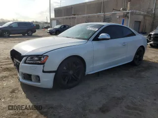 2009 Audi S5 z VIN WAURV78T39A020411, wystawiony jako Copart lot #50792895 z przebiegiem 133 718 mil mil oraz Szkoda całkowita • Salvage title. Historia ofert i sprzedaży dostępna na DreamBid. Obrazek 1.
