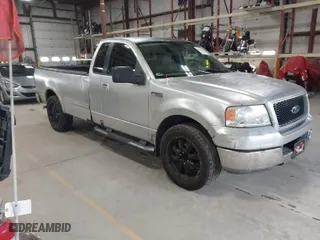 2005 Ford F-150 XL with VIN 1FTRF12W15NA18935, listed as a IAAI auction lot 41942570 with 152,708 mi miles. Bid and sale history available at carsss.com. Image 1.