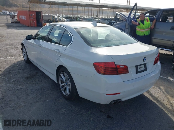 2016 BMW 5 Series 528i z VIN WBA5A5C51GG350114, wystawiony jako IAAI lot #41468375 z przebiegiem 73 968 mil mil oraz . Historia ofert i sprzedaży dostępna na DreamBid. Obrazek 3.