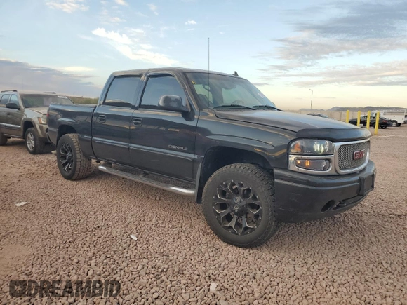 2006 GMC Sierra Denali z VIN 2GTEK63N661316610, wystawiony jako Copart lot #88360765 z przebiegiem 175 759 mil mil oraz Szkody całkowita. Historia ofert i sprzedaży dostępna na DreamBid. Obrazek 4.
