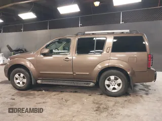 2005 Nissan Pathfinder SE z VIN 5N1AR18W65C703936, wystawiony jako IAAI lot #41271670 z przebiegiem 129 744 mil mil oraz . Historia ofert i sprzedaży dostępna na DreamBid. Obrazek 14.