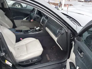 2011 Lexus IS 250 with VIN JTHBF5C29B5135208, listed as a IAAI auction lot 42073769 with 82,618 mi miles. Bid and sale history available at carsss.com. Image 5.