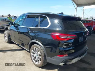2023 BMW X5 xDrive45e z VIN 5UXTA6C01P9P71810, wystawiony jako IAAI lot #42014507 z przebiegiem 48 174 mil mil oraz . Historia ofert i sprzedaży dostępna na DreamBid. Obrazek 3.
