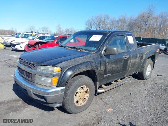 2005 Chevrolet Colorado LS Z71 with VIN 1GCDT196658113305, listed as a IAAI auction lot 41976705 with 237,152 mi miles. Bid and sale history available at carsss.com. Image 2.