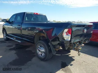 2018 Ram 2500 Tradesman with VIN 3C6UR5HJ9JG239875, listed as a IAAI auction lot 41513451 with 82,075 mi miles. Bid and sale history available at carsss.com. Image 3.