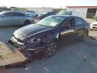2019 Kia Forte LXS z VIN 3KPF24AD2KE045187, wystawiony jako IAAI lot #42040415 z przebiegiem 55 680 mil mil oraz . Historia ofert i sprzedaży dostępna na DreamBid. Obrazek 2.