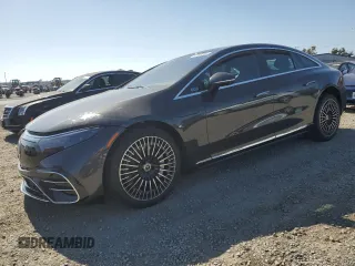 2022 Mercedes-Benz EQS 450+ z VIN W1KCG2DB2NA014795, wystawiony jako Copart lot #57669685 z przebiegiem Nie podano mil oraz Szkoda całkowita • Salvage title. Historia ofert i sprzedaży dostępna na DreamBid. Obrazek 1.