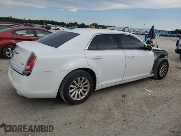 2014 Chrysler 300 z VIN 2C3CCAAG6EH335857, wystawiony jako Copart lot #58770385 z przebiegiem 206 547 mil mil oraz Szkoda całkowita • Salvage title. Historia ofert i sprzedaży dostępna na DreamBid. Obrazek 3.